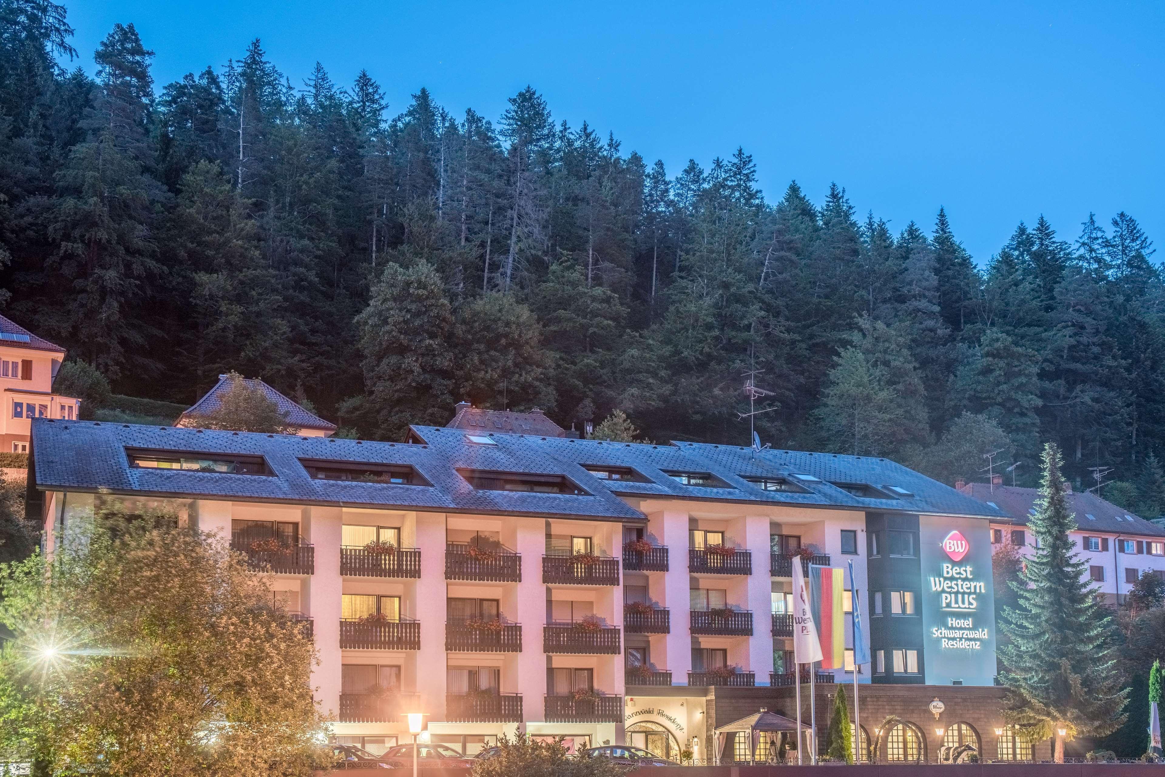 ホテル Best Western Plus Schwarzwald Residenz トリベルク エクステリア 写真