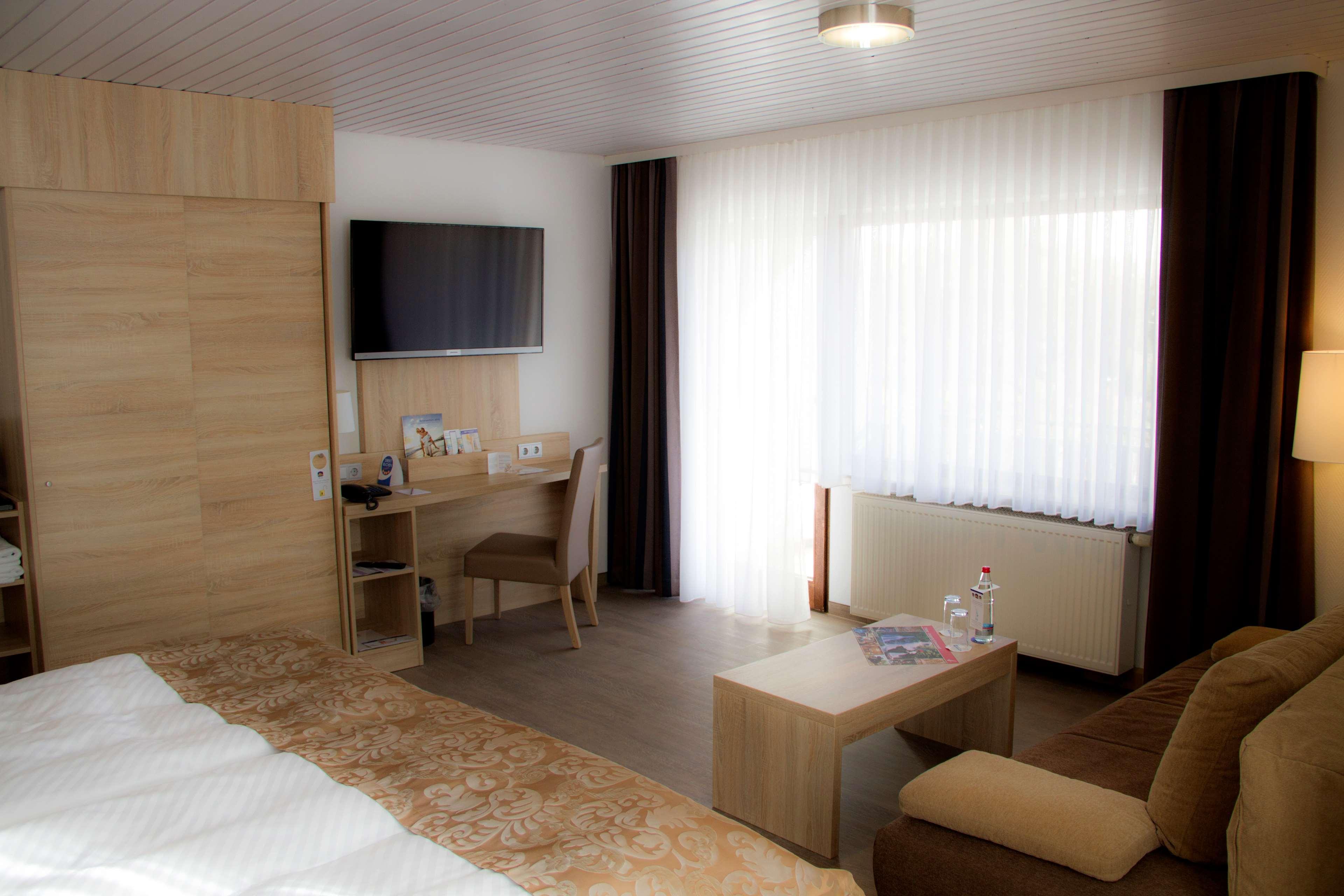 Best Western Plus Schwarzwald Residenz トリベルク エクステリア 写真