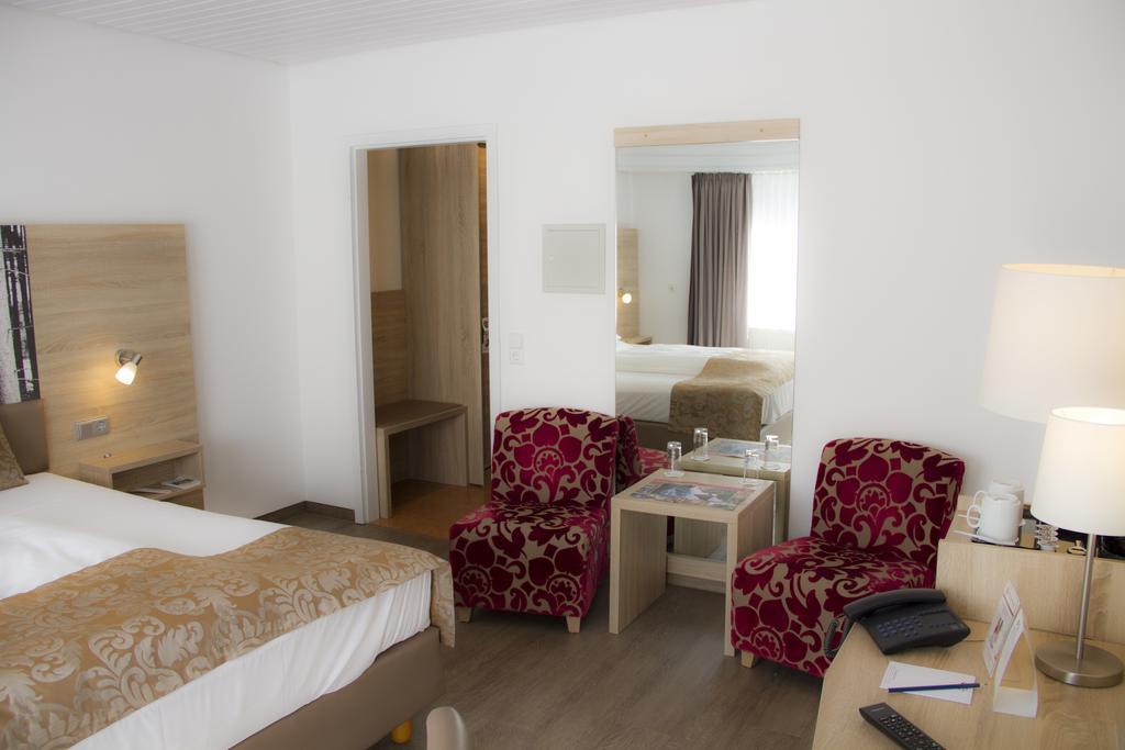 Best Western Plus Schwarzwald Residenz トリベルク エクステリア 写真