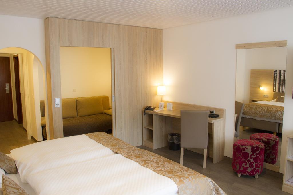 Best Western Plus Schwarzwald Residenz トリベルク エクステリア 写真