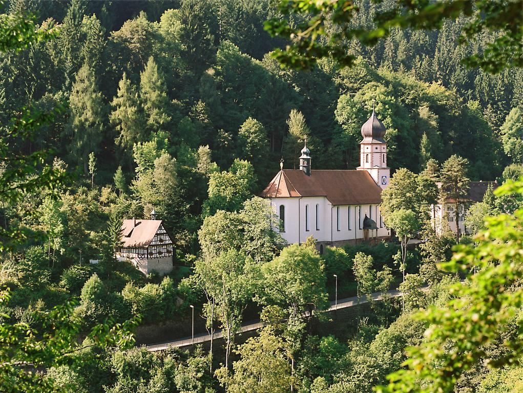 ホテル Best Western Plus Schwarzwald Residenz トリベルク エクステリア 写真